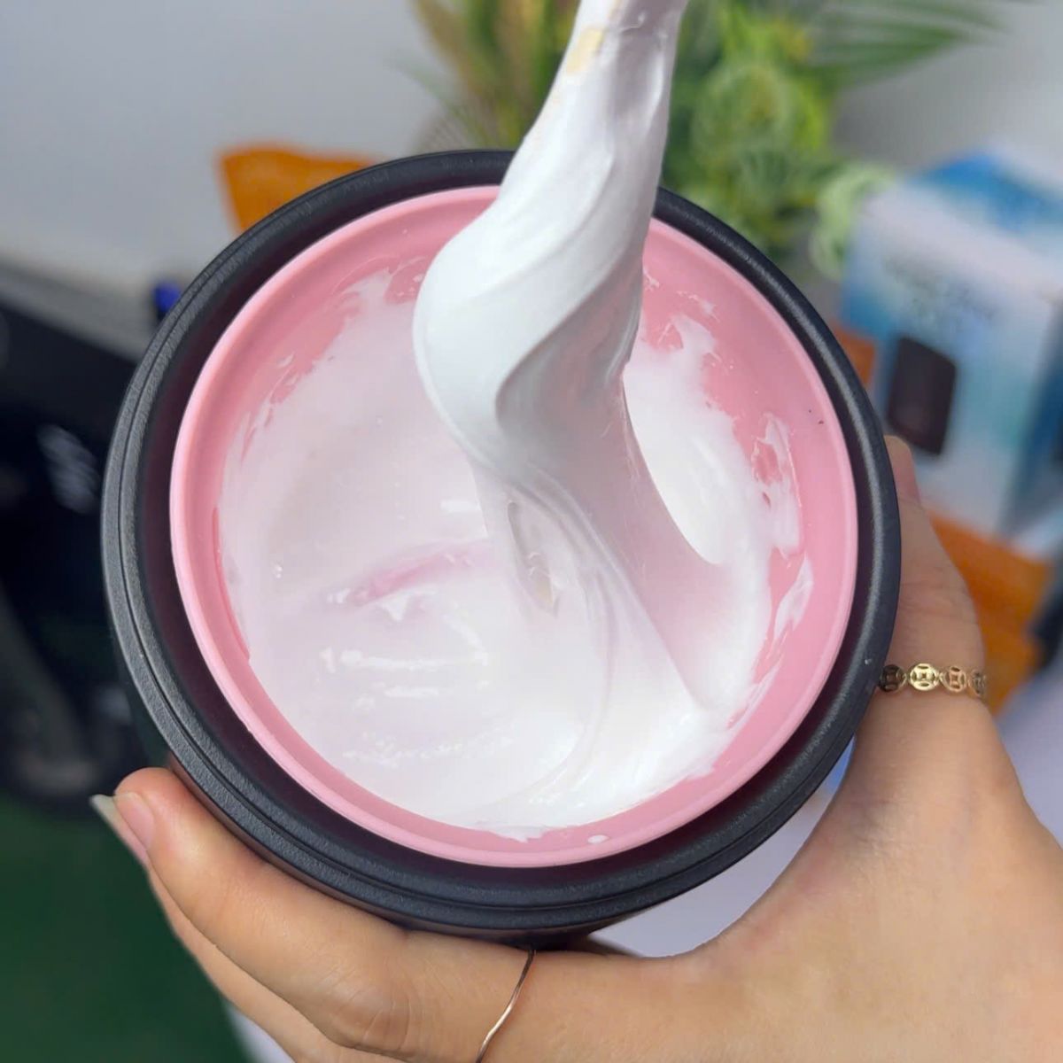 Sáp quá nguội gây đứt lông khi wax