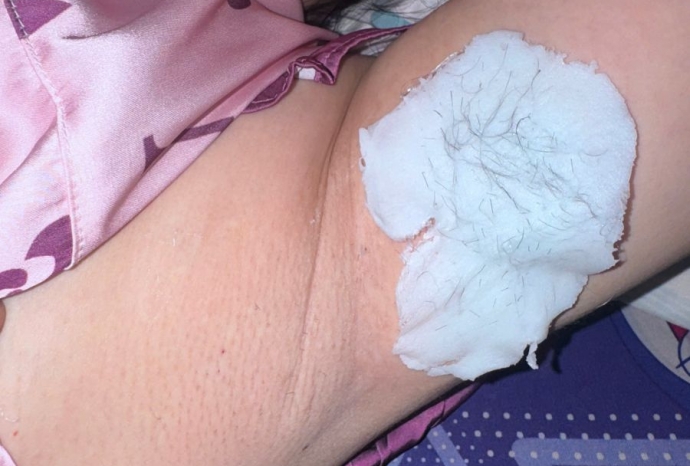 Hướng dẫn wax nách tại nhà đúng cách, sạch lông chuẩn spa